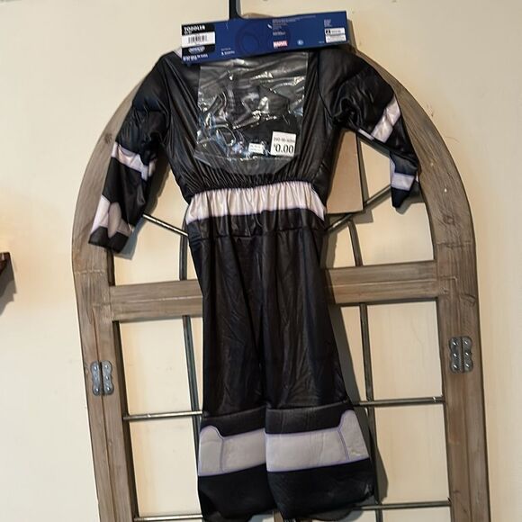 Marvel costume size 2T/3T - Picture 6 of 6
